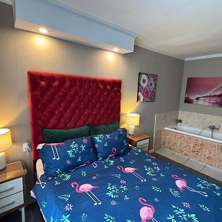 شقة Garsoniera Riviera باكاو المظهر الخارجي الصورة